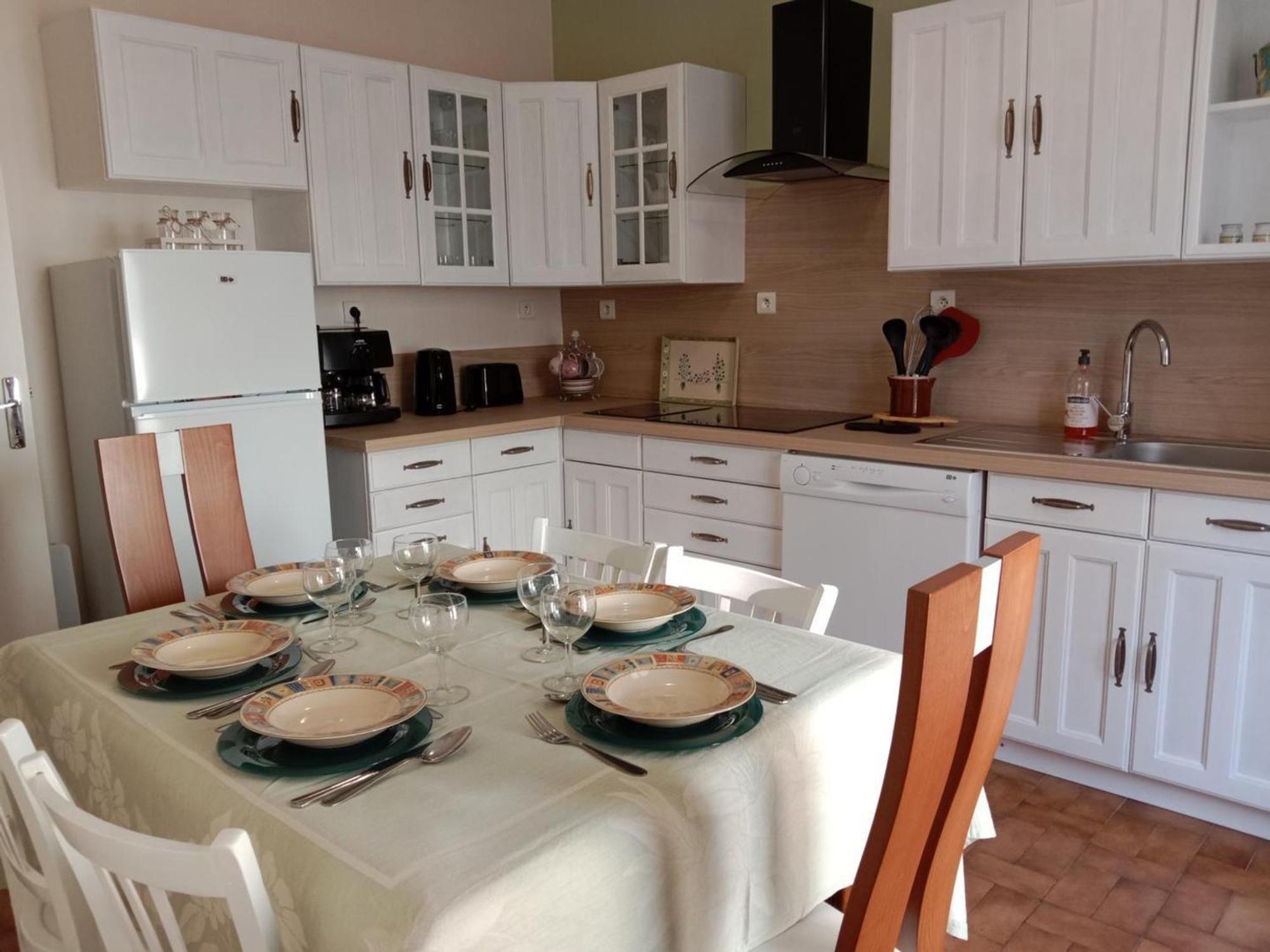 Maison Renovee Proche Vichy : 3 Chambres, Cour Fermee, Tout Inclus, Ideal Curistes Et Activites Naturelles - Fr-1-489-481 Bellerive-sur-Allier Exterior photo