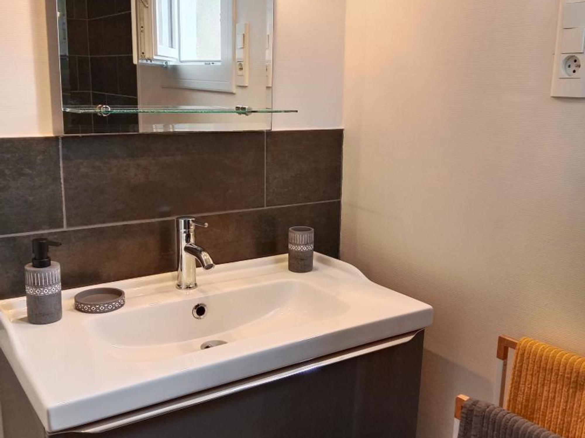 Maison Renovee Proche Vichy : 3 Chambres, Cour Fermee, Tout Inclus, Ideal Curistes Et Activites Naturelles - Fr-1-489-481 Bellerive-sur-Allier Exterior photo